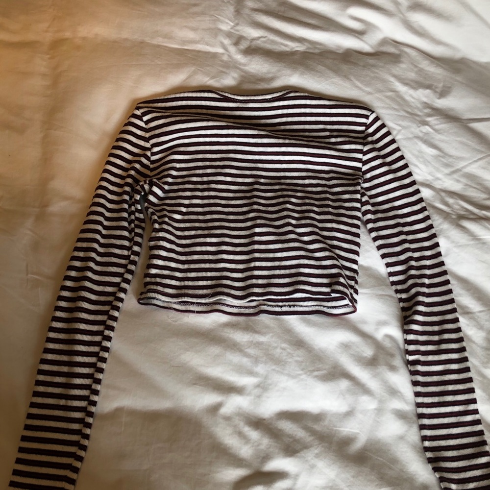 crop top - Picture 2 of 2